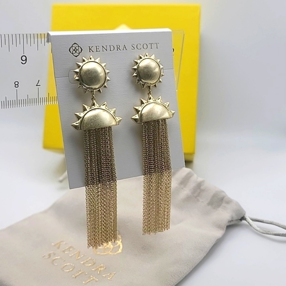 NWT KENDRA SCOTT SIENNA SUN STATEMENT EARRINGS GOLD - Picture 3 of 4